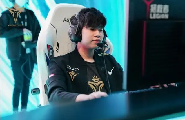 强一面随后 强一面随后