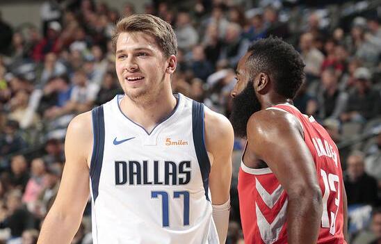 上屡次创下 上屡次创下